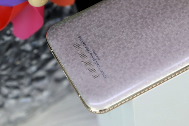 SUGAR2手机评测：136颗宝石镶嵌 美极了 