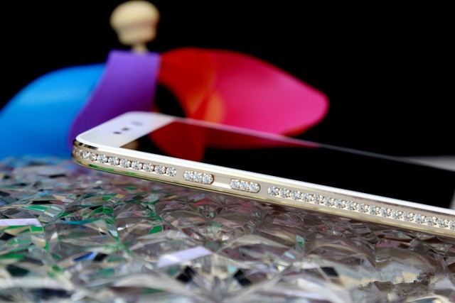 SUGAR2手机评测：136颗宝石镶嵌 美极了 