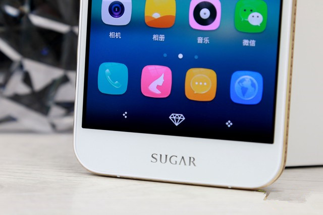 SUGAR2手机评测：136颗宝石镶嵌 美极了 