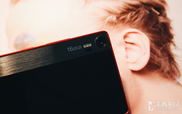 手机与卡片机结合体 联想VIBE Shot评测 