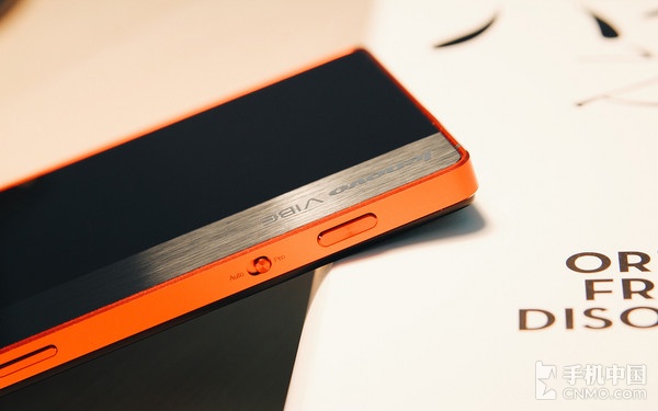 手机与卡片机结合体 联想VIBE Shot评测 