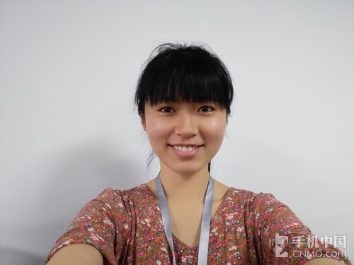 手机与卡片机结合体 联想VIBE Shot评测 