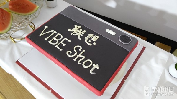 手机与卡片机结合体 联想VIBE Shot评测 