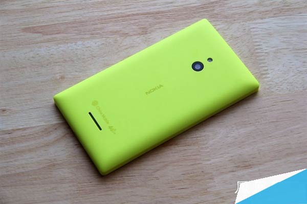组图：诺基亚第一款4G安卓手机开箱