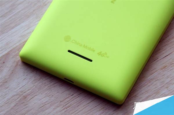 组图：诺基亚第一款4G安卓手机开箱