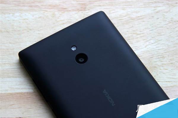 组图：诺基亚第一款4G安卓手机开箱