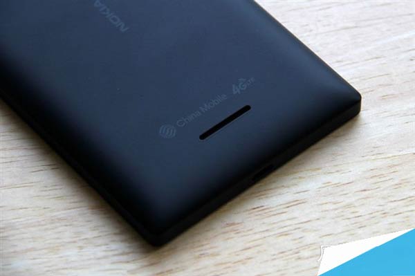 组图：诺基亚第一款4G安卓手机开箱