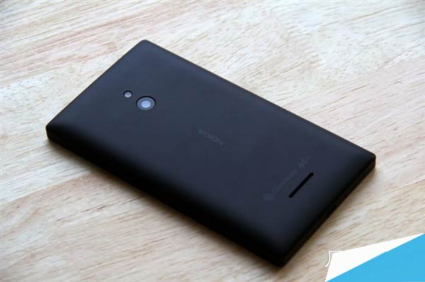 组图：诺基亚第一款4G安卓手机开箱