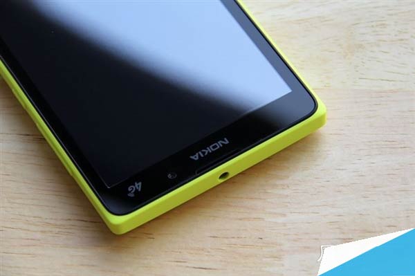 组图：诺基亚第一款4G安卓手机开箱