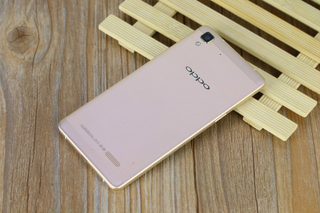 金属机身+全局闪拍 十年诚品OPPO R7评测（勿发布） 