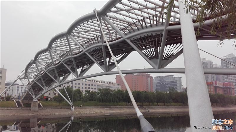 手感如锦缎 799元荣耀畅玩4C评测