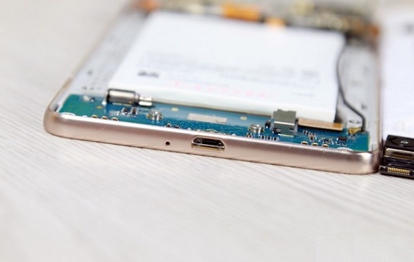 酷派锋尚Pro拆机图解评测