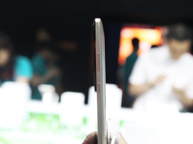 拼拍照立指纹 2400万像素金立E8上手体验  