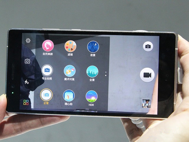 拼拍照立指纹 2400万像素金立E8上手体验  