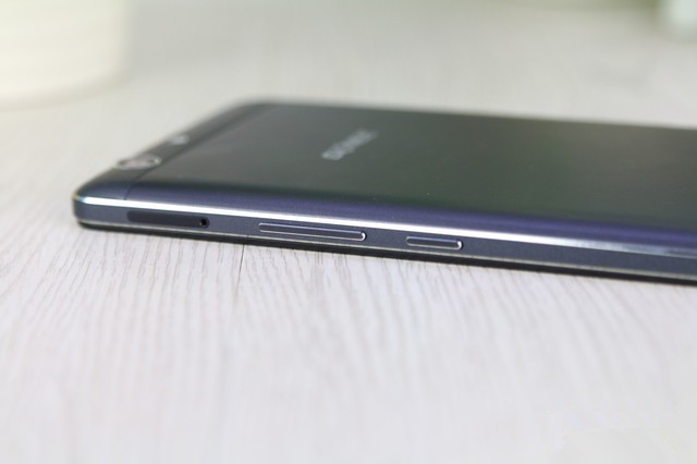 6020mAh挑战极限 续航怪兽金立M5首测 