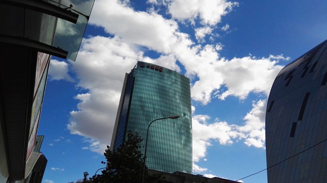 P系列首款6.8英寸巨兽 华为P8max首测 