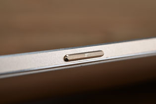 金立E8外观细节