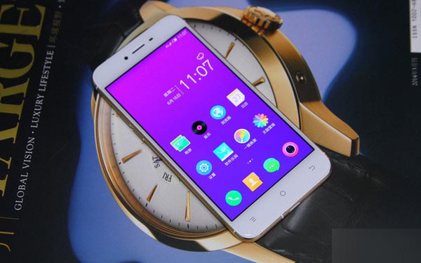 双4G弧面屏魔镜cam3.0 朵唯倾城L3评测 