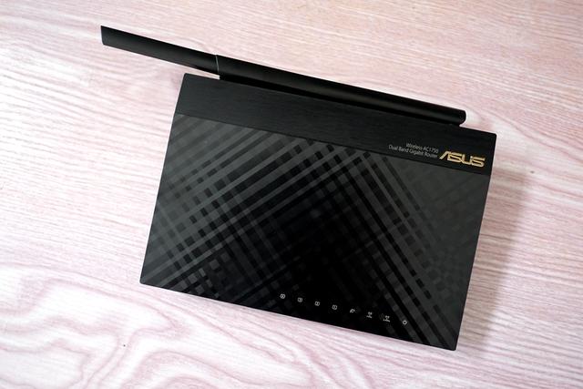 华硕 RT-AC66U B1:1750M传输速率中的实力派 华硕 RT-AC66U B1:1750M传输速率中的实力派