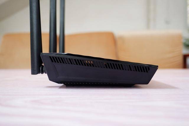 华硕 RT-AC66U B1:1750M传输速率中的实力派 华硕 RT-AC66U B1:1750M传输速率中的实力派