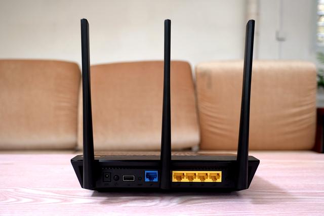 华硕 RT-AC66U B1:1750M传输速率中的实力派 华硕 RT-AC66U B1:1750M传输速率中的实力派