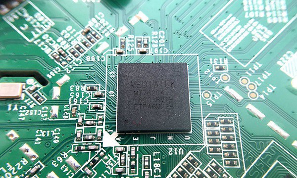 路由器怎么拆?斐讯K2路由器拆机图解