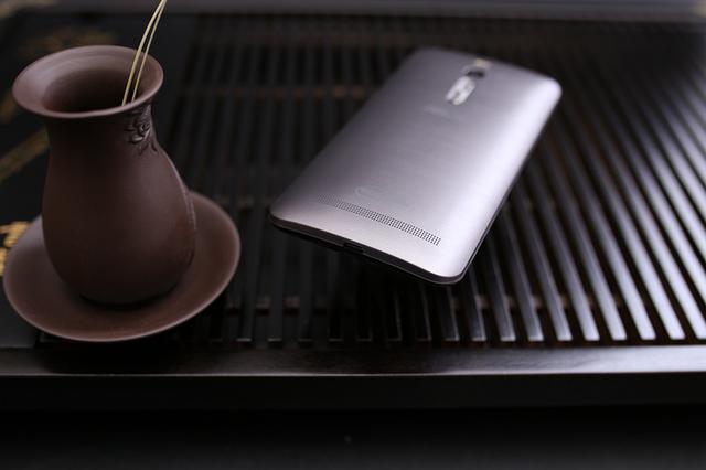 华硕Zenfone 2测试，“高性能”是否也意味着“高温度”