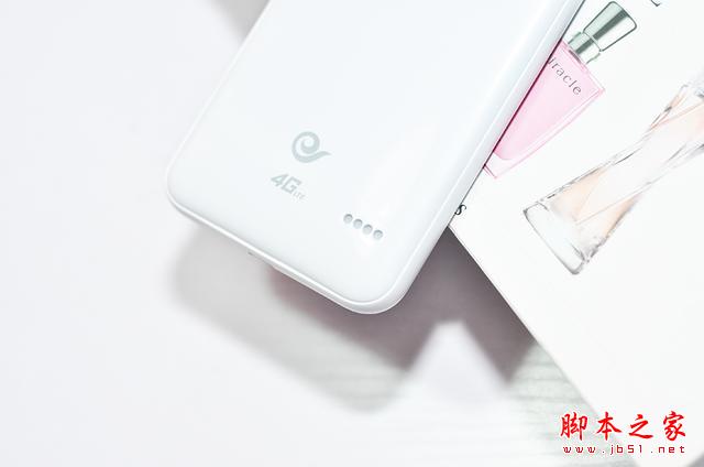 为电信用户而生撕逼魅蓝、红米2，699元中兴小鲜2简评