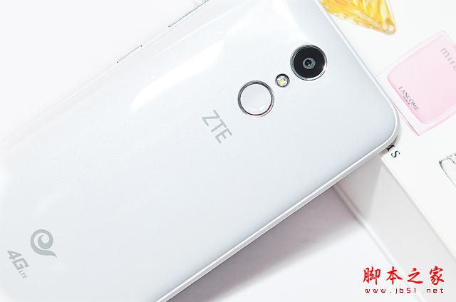 为电信用户而生撕逼魅蓝、红米2，699元中兴小鲜2简评