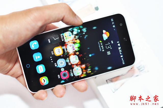 为电信用户而生撕逼魅蓝、红米2，699元中兴小鲜2简评