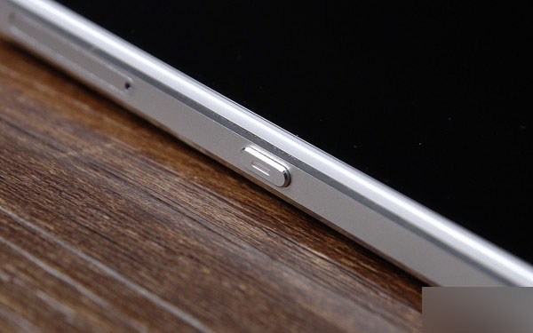 荣耀7全面评测：语音和指纹操作有新意 