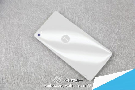 白色版锤子手机首曝光！美翻了