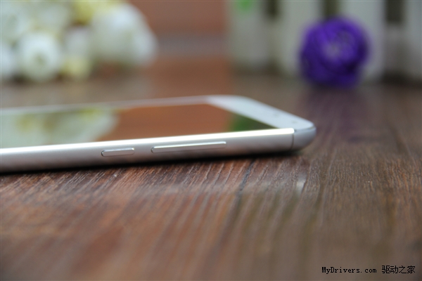 一黑一白 魅族MX5对比开箱图赏