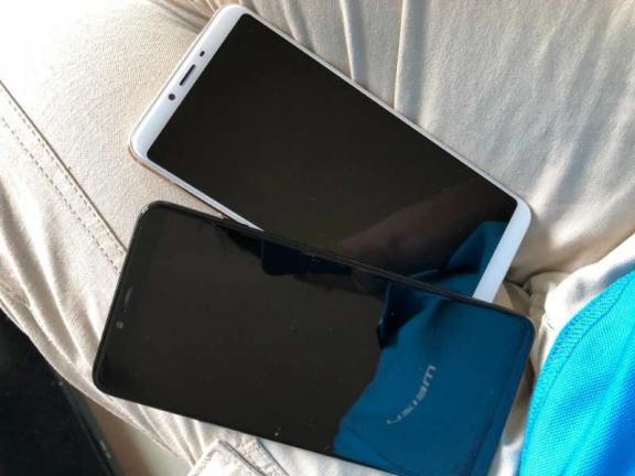 魅蓝E3谍照