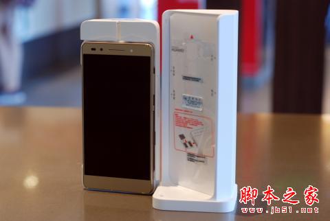 看了荣耀7：容我喝杯82年的雪碧压压惊！