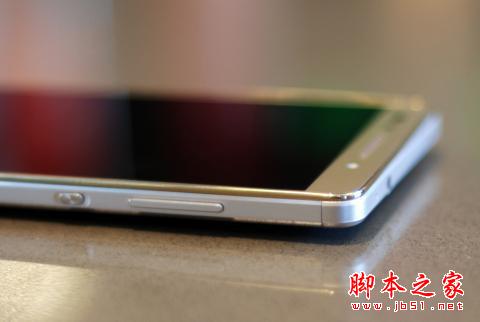 看了荣耀7：容我喝杯82年的雪碧压压惊！