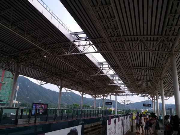 中端但不一定代表中庸!三星Galaxy A8评测