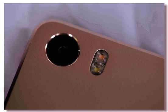 一机多能工作娱乐两不误，看华为P8max轻商务风范