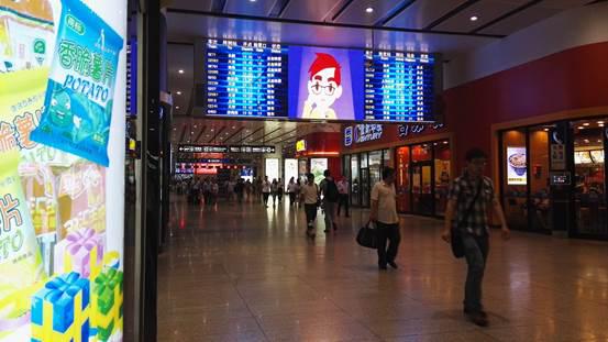 一机多能工作娱乐两不误，看华为P8max轻商务风范