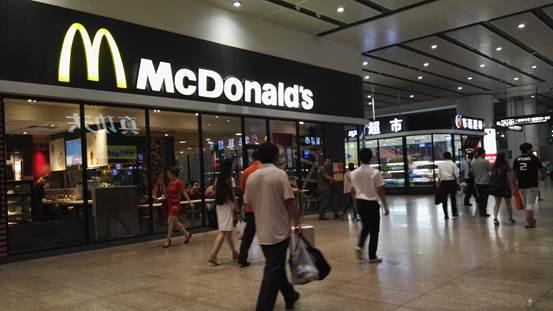 一机多能工作娱乐两不误，看华为P8max轻商务风范