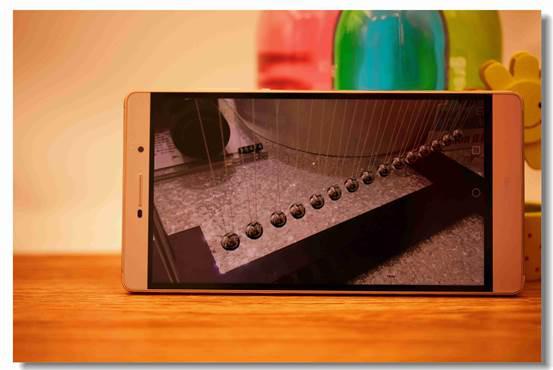 一机多能工作娱乐两不误，看华为P8max轻商务风范