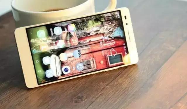 金属材质手机大盘点   总有一款是你所爱