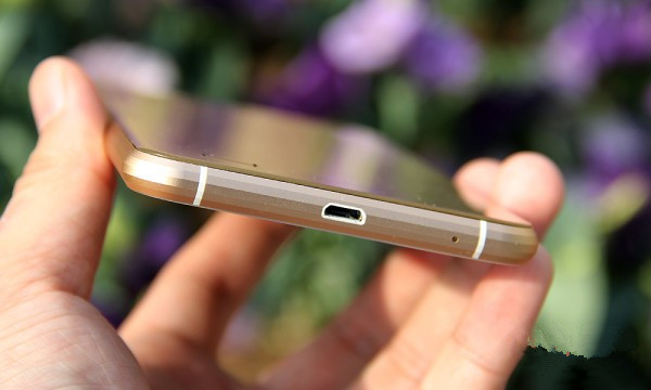 独特的五面晶棱中框 蓝魔手机MOS1体验评测