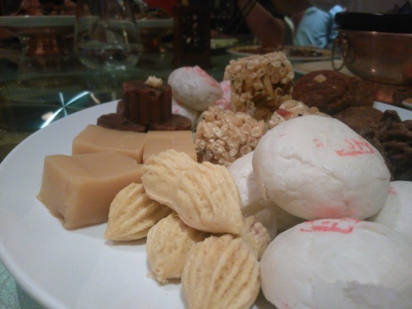 独特的五面晶棱中框 蓝魔手机MOS1体验评测