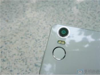 良好手感/指纹识别 纽曼纽扣CM810深度测评