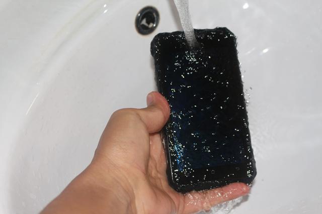 霸气智能三防手机——青橙VOGA V1测评