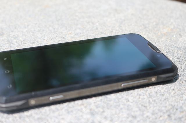 霸气智能三防手机——青橙VOGA V1测评