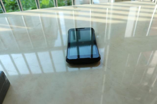 霸气智能三防手机——青橙VOGA V1测评