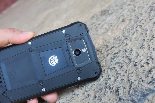 霸气智能三防手机——青橙VOGA V1测评