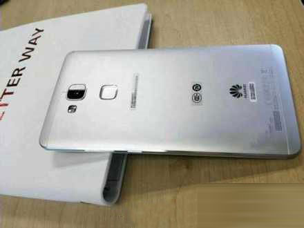 华为Mate7再现真容 微博网友再爆真机实拍